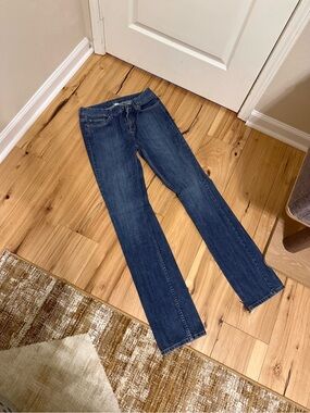 Long elegant legs straight leg Jeans